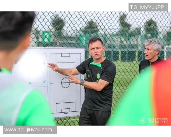 肖赧分析塞蒂恩与拉米罗执教理念分歧及争执背后的原因与影响 肖赧分析塞蒂恩与拉米罗执教理念分歧及争执背后的原因与影响