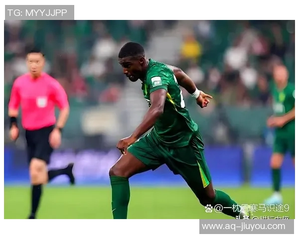 国安球员半场后展现斗志防守问题依旧是最大短板