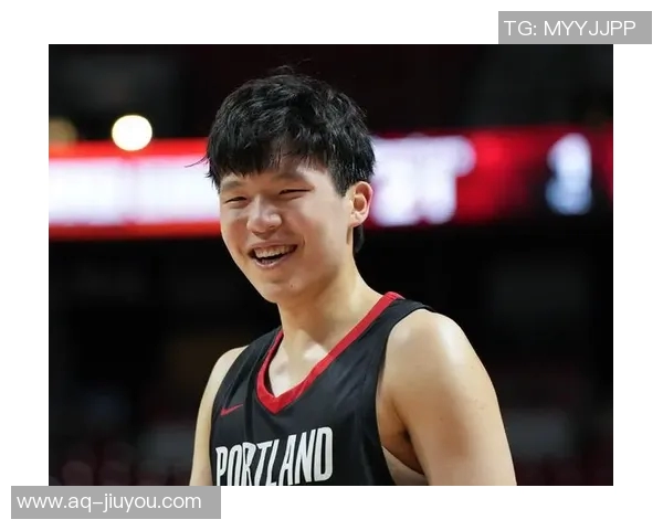 杨瀚森在对手突破时如陷泥潭提升移动速度是他亟需解决的问题