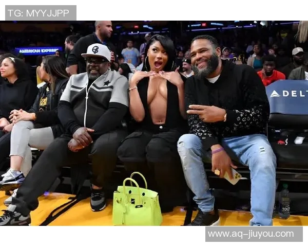 马冬梅赛后惊艳身材引发热议向克莱喊话你听见我的尖叫了吗