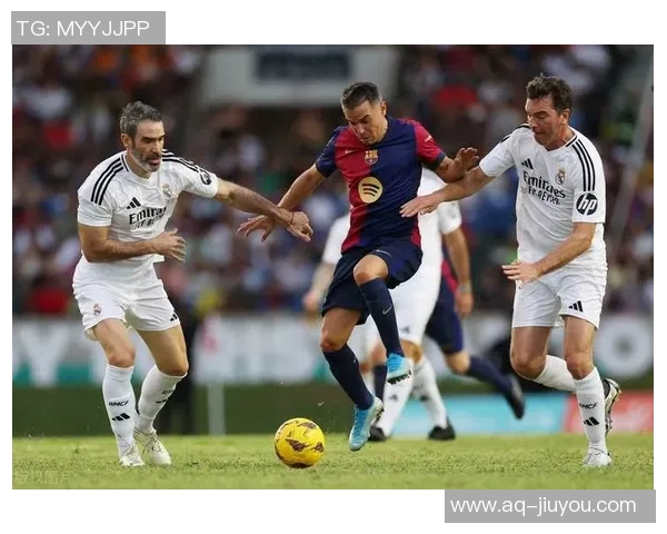 巴萨球迷对阵奥萨苏纳时高喊哈维留下来嘲讽皇马