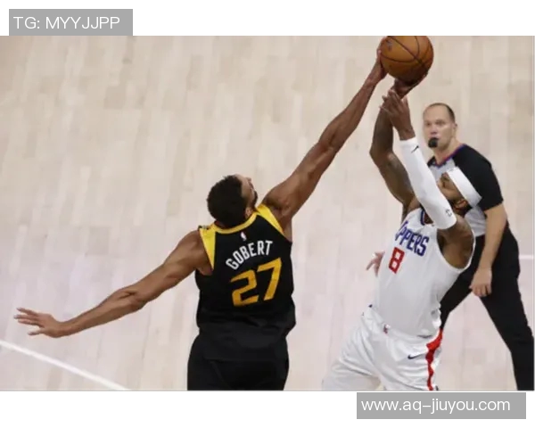 戈贝尔:团队合作是我争夺第五座最佳防守球员奖的关键心态 戈贝尔:团队合作是我争夺第五座最佳防守球员奖的关键心态