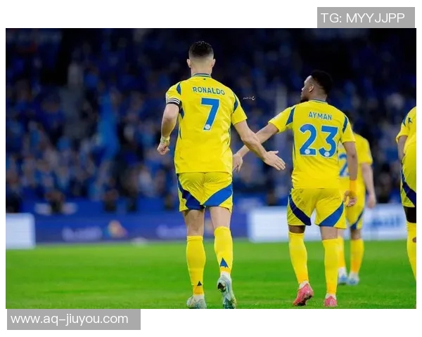 西马坎感慨与C罗并肩作战的珍贵经历与年龄差距的挑战 西马坎感慨与C罗并肩作战的珍贵经历与年龄差距的挑战